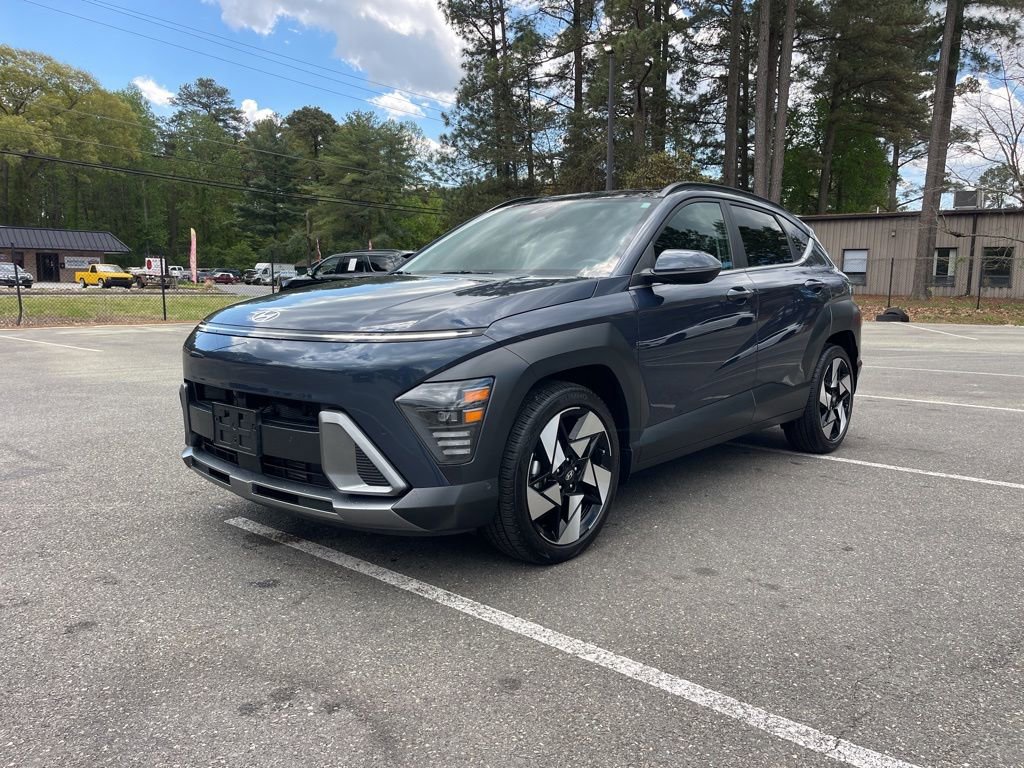 Used 2024 Hyundai Kona Limited FWD image 2