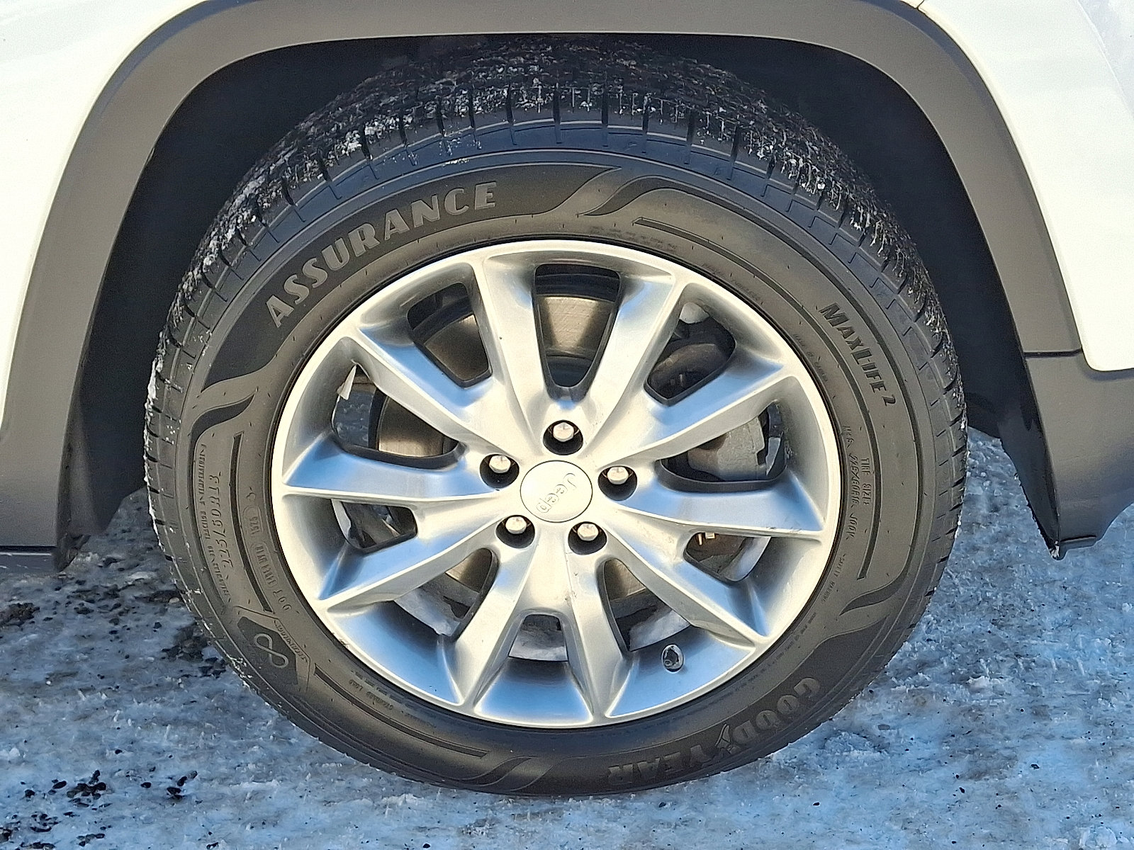 Used 2018 Jeep Cherokee Limited AWD/4WD image 8