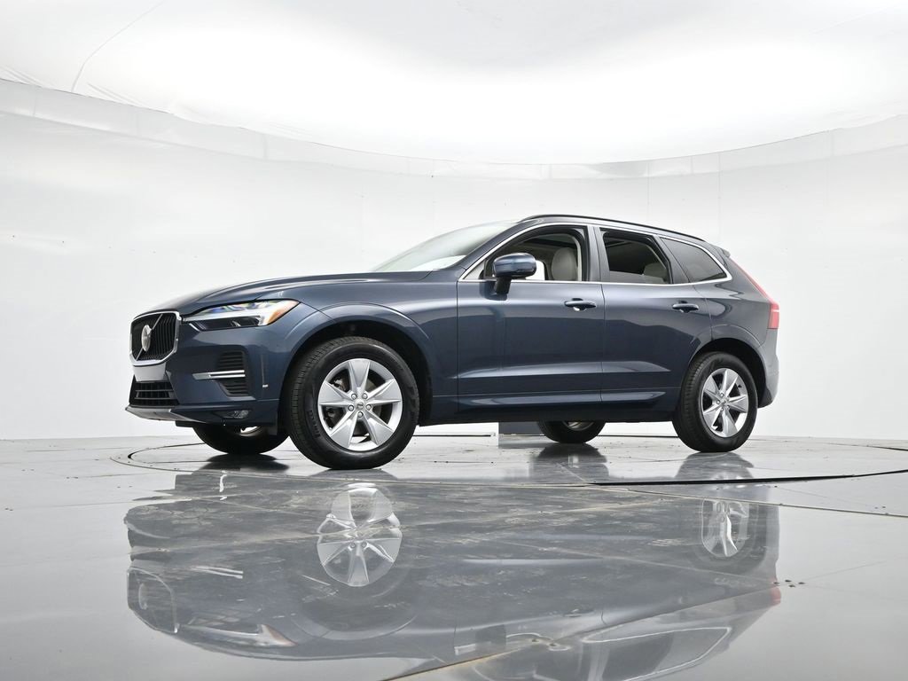 Used 2022 Volvo XC60 B5 Momentum image 32