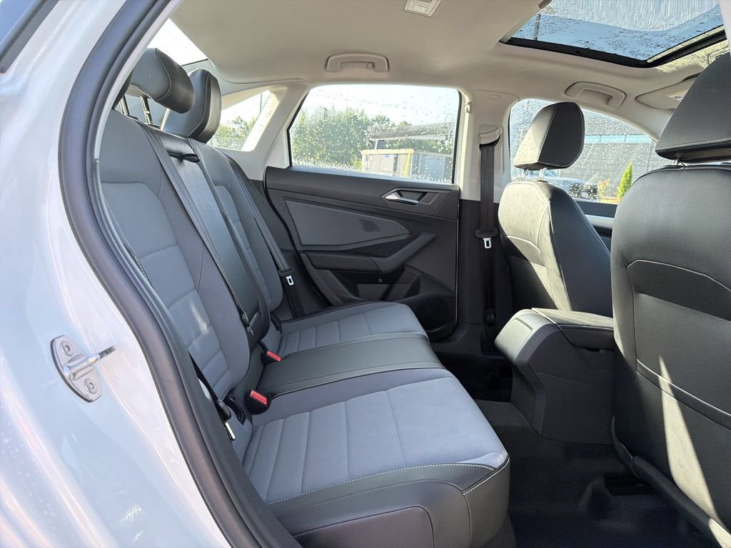New 2026 Volkswagen Jetta SE FWD image 15
