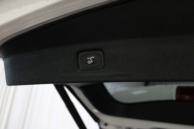 Used 2016 Ford Explorer Platinum image 9