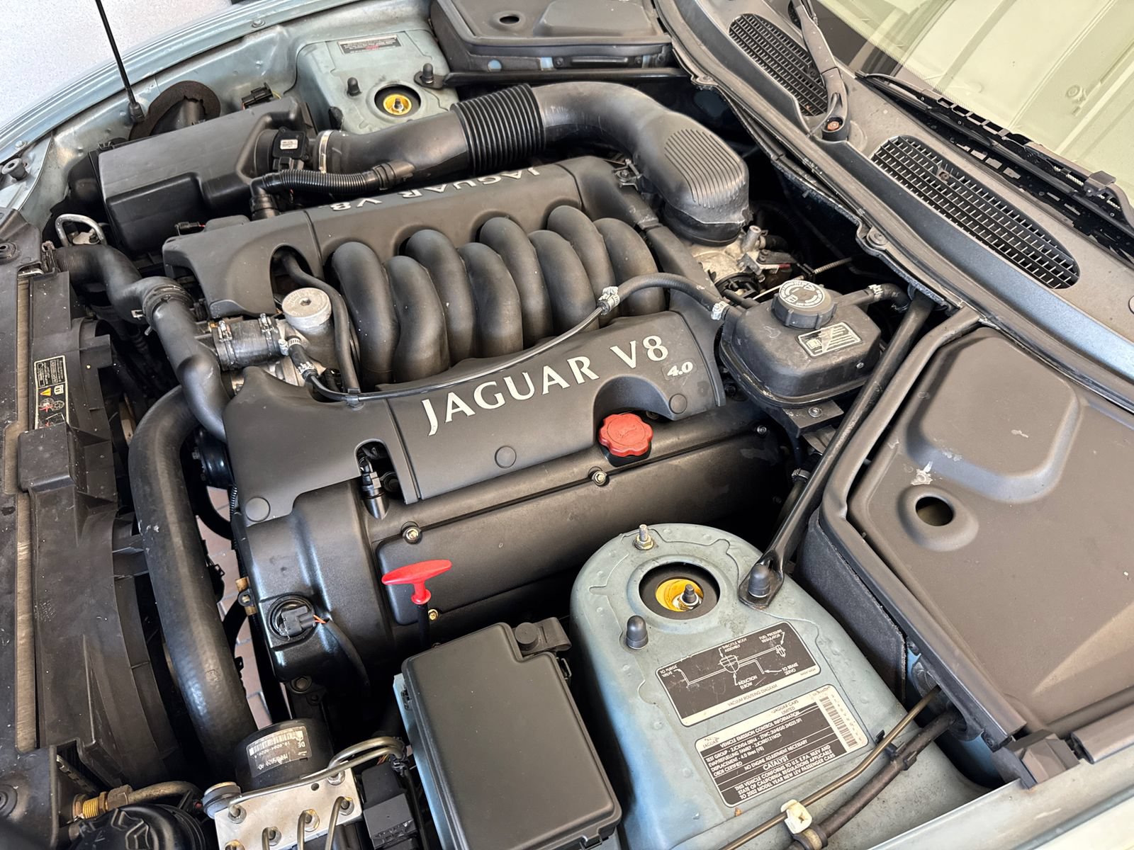 Used 2002 Jaguar XK8 Convertible RWD image 9