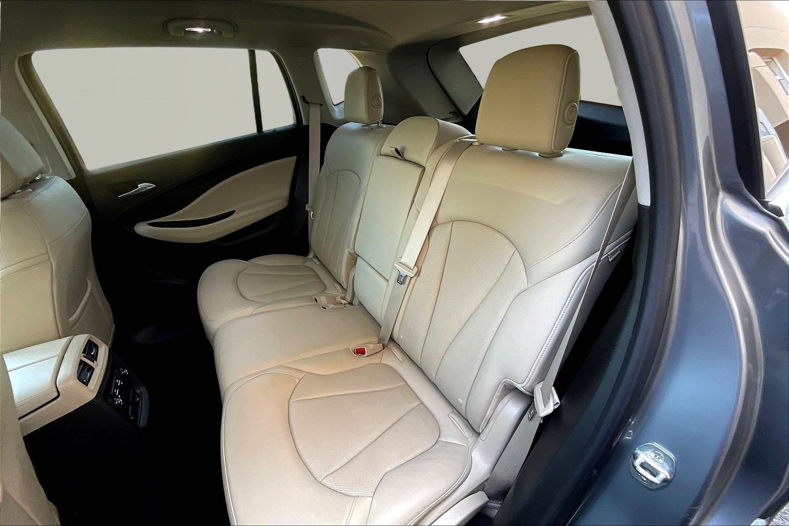 Used 2020 Buick Envision Essence FWD image 22
