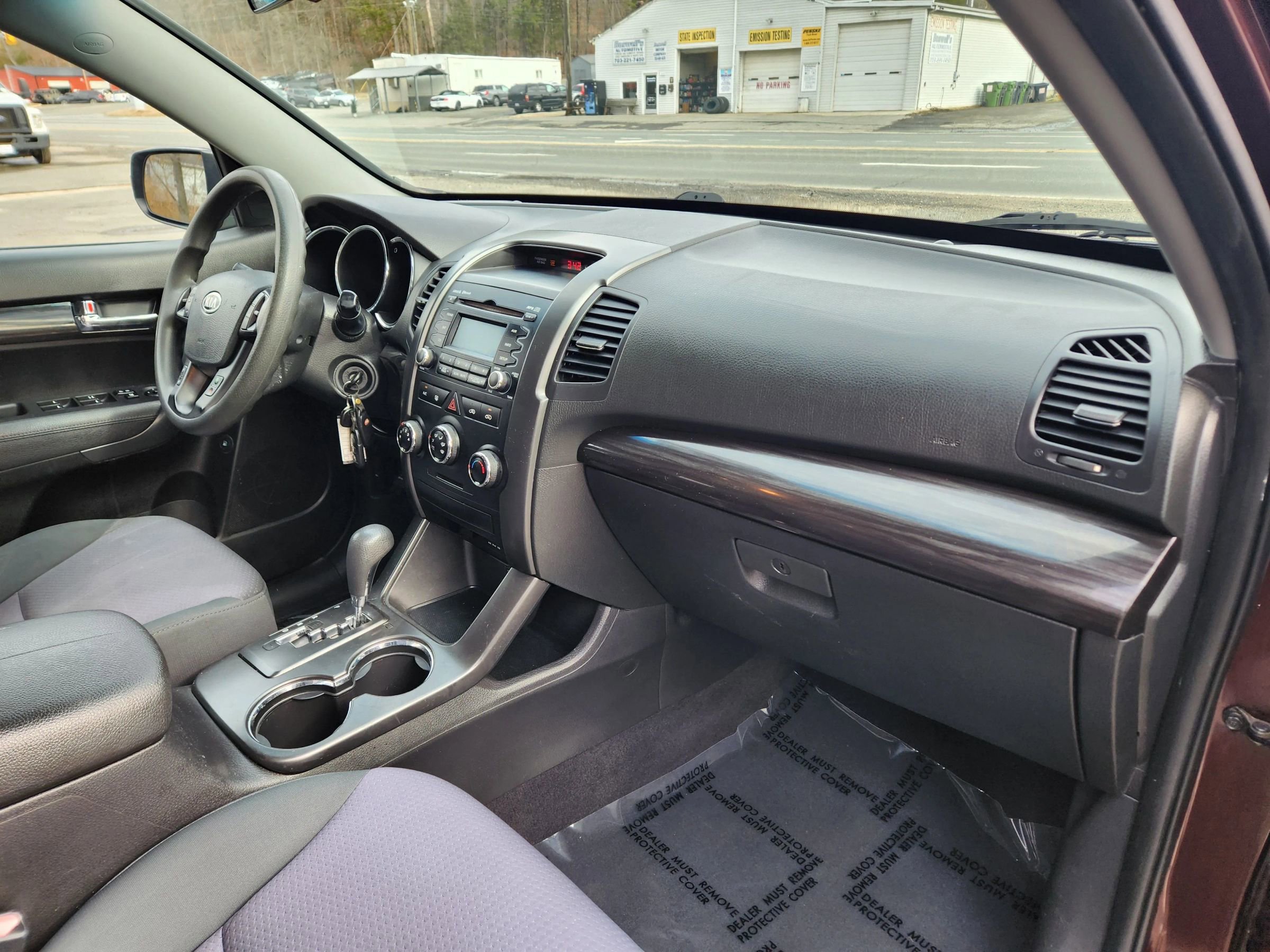 Used 2012 Kia Sorento LX image 17