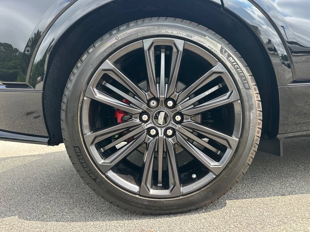 New 2026 Cadillac Lyriq V w/ LPO, Floor Liner Package AWD/4WD image 17
