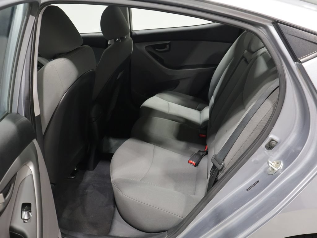 Used 2016 Hyundai Elantra SE FWD image 16