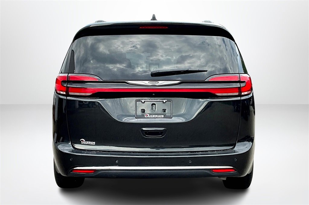 Used 2022 Chrysler Pacifica Limited image 6