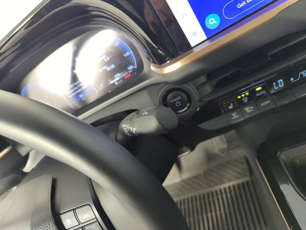 Used 2025 Toyota Crown AWD/4WD image 23