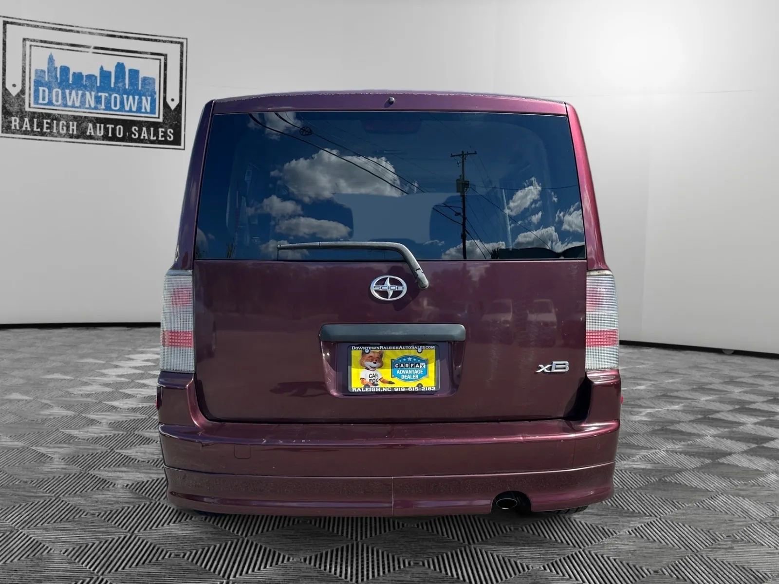 Used 2004 Scion xB image 7