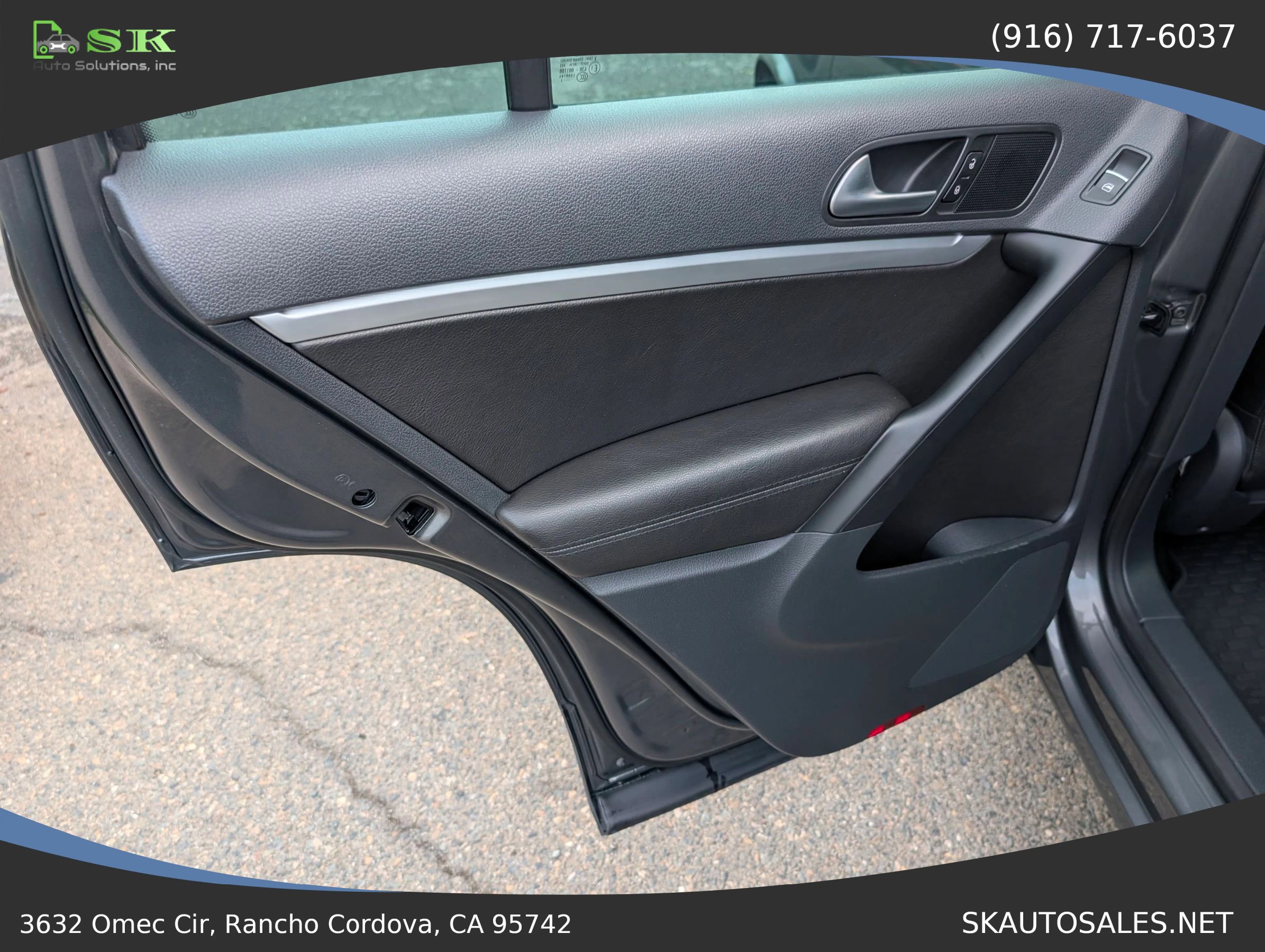 Used 2013 Volkswagen Tiguan SEL AWD/4WD image 32