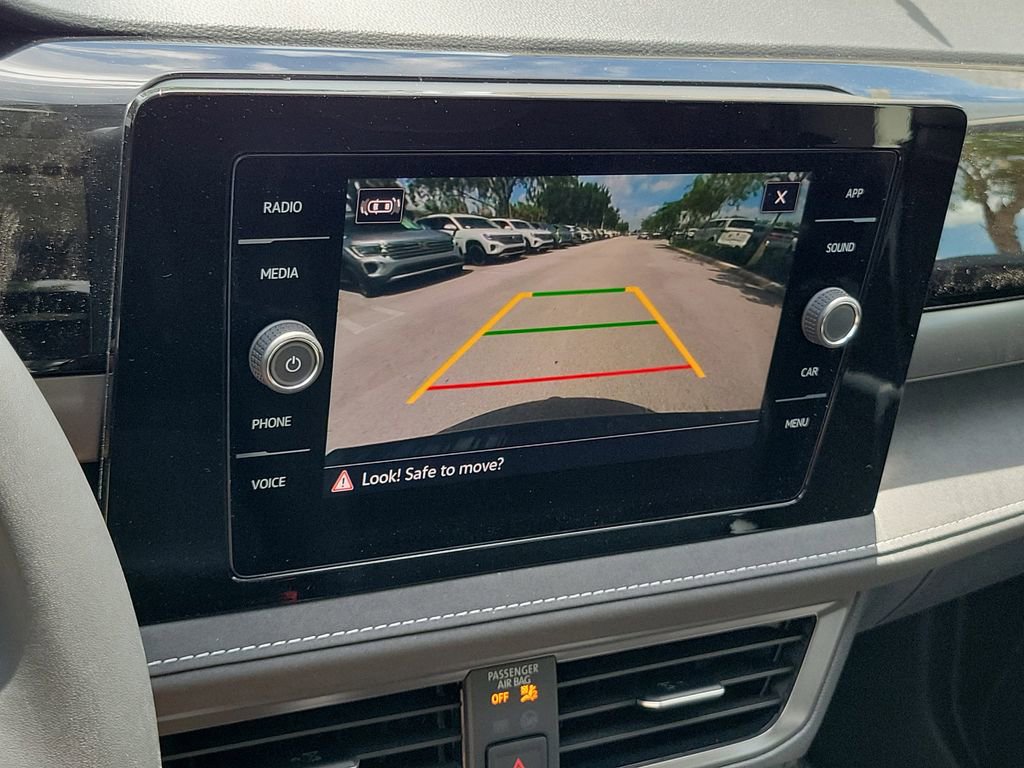 New 2026 Volkswagen Taos SE FWD image 11