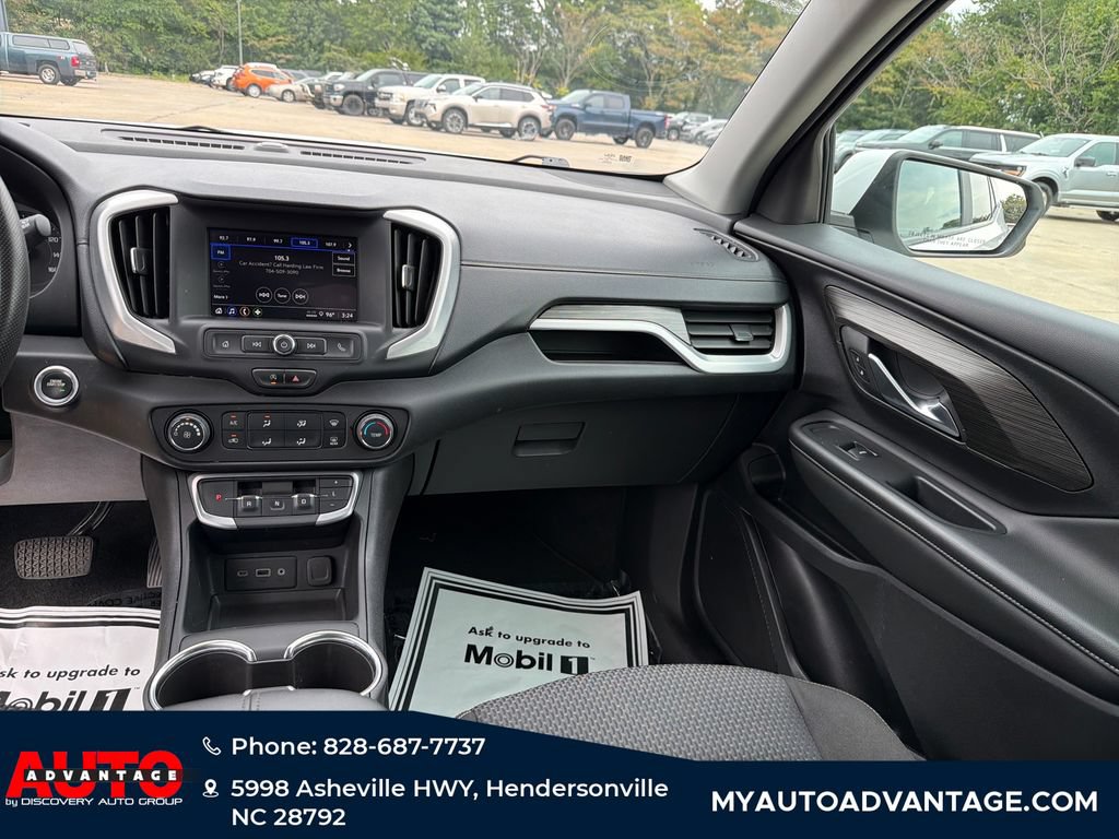Used 2024 GMC Terrain SLE AWD/4WD image 33