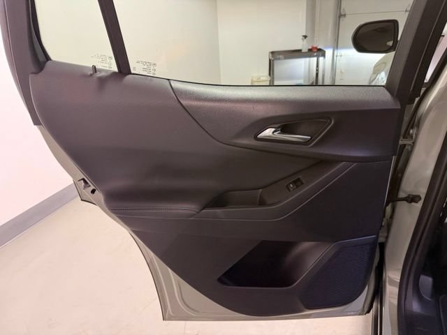 Used 2025 Chevrolet Equinox LT w/ Convenience Package II FWD image 23