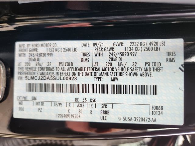 New 2025 Lincoln Corsair Reserve w/ Equipment Group 202A image 24