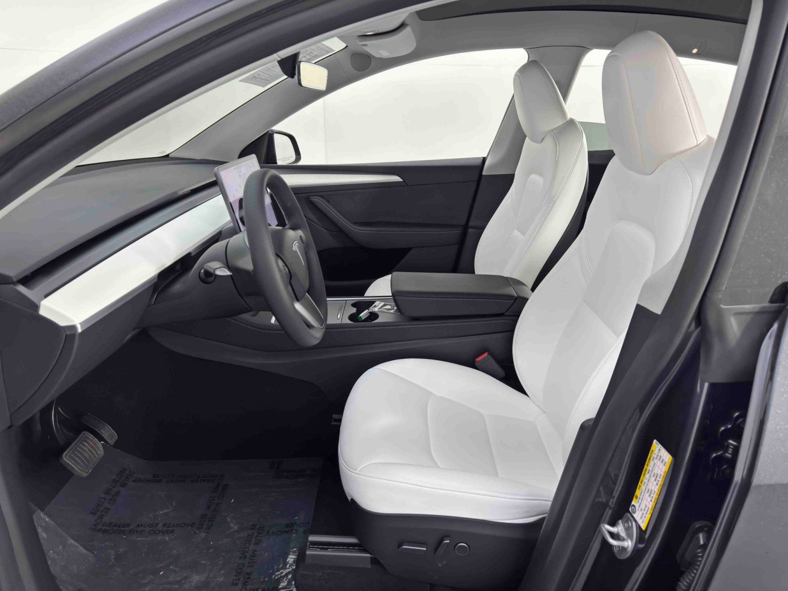 Used 2024 Tesla Model Y Long Range image 17