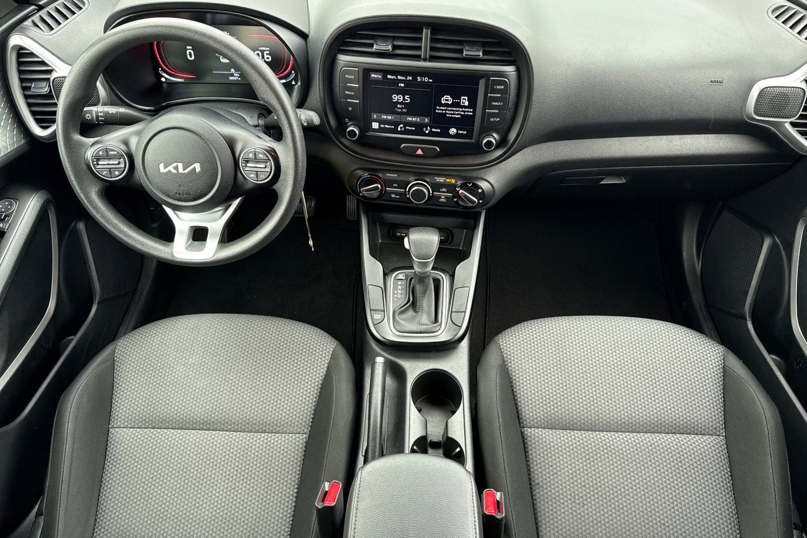 Used 2023 Kia Soul LX w/ LX Technology Package image 13