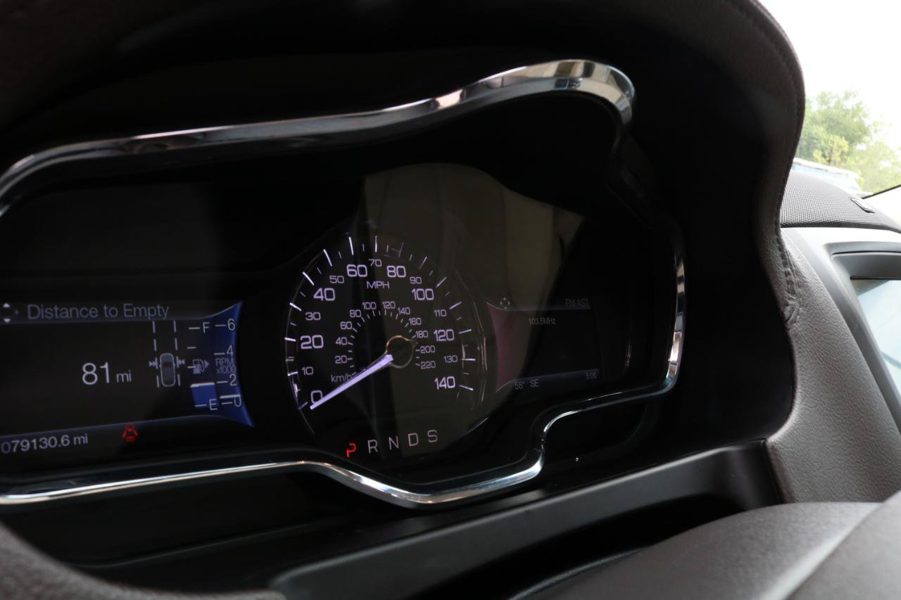 Used 2019 Lincoln MKT AWD image 25