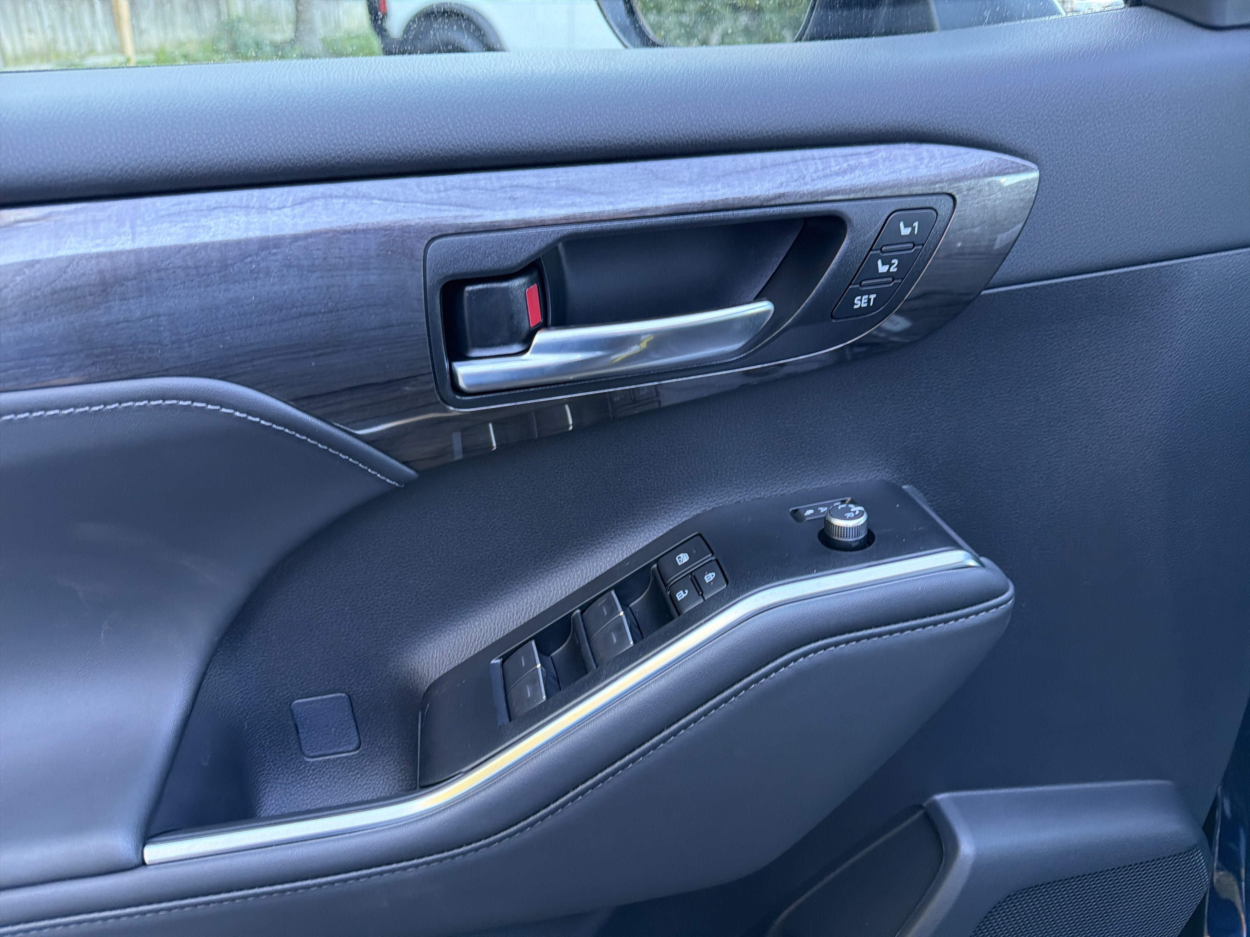 New 2026 Toyota Highlander AWD image 9
