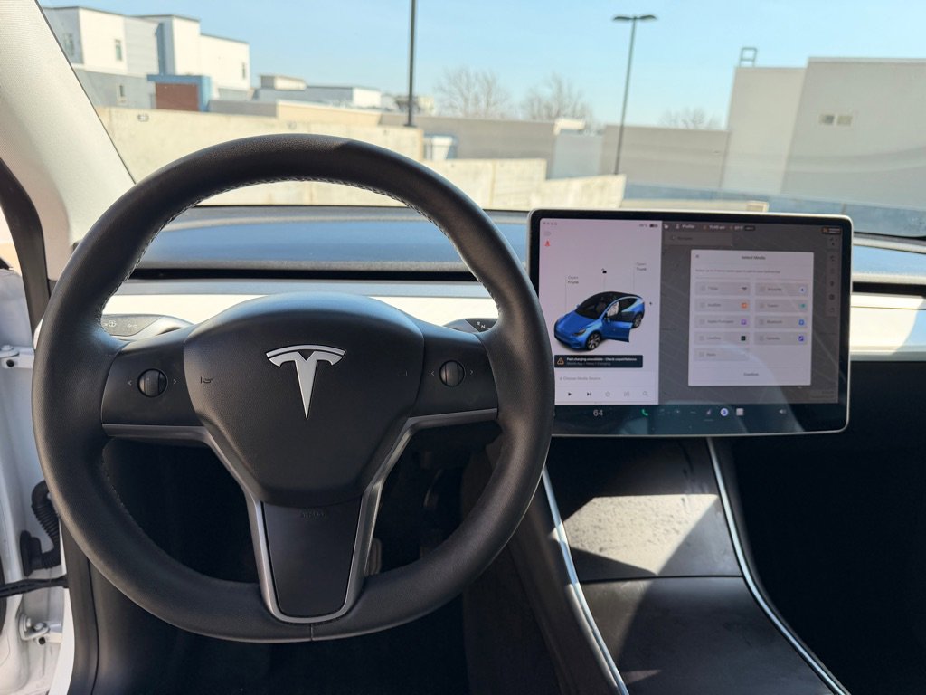 Used 2021 Tesla Model Y Long Range image 9