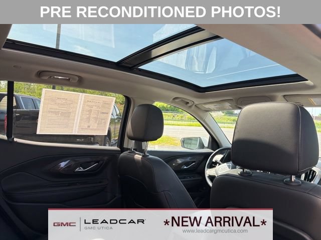 Used 2023 GMC Terrain Denali w/ Denali Premium Package AWD/4WD image 16