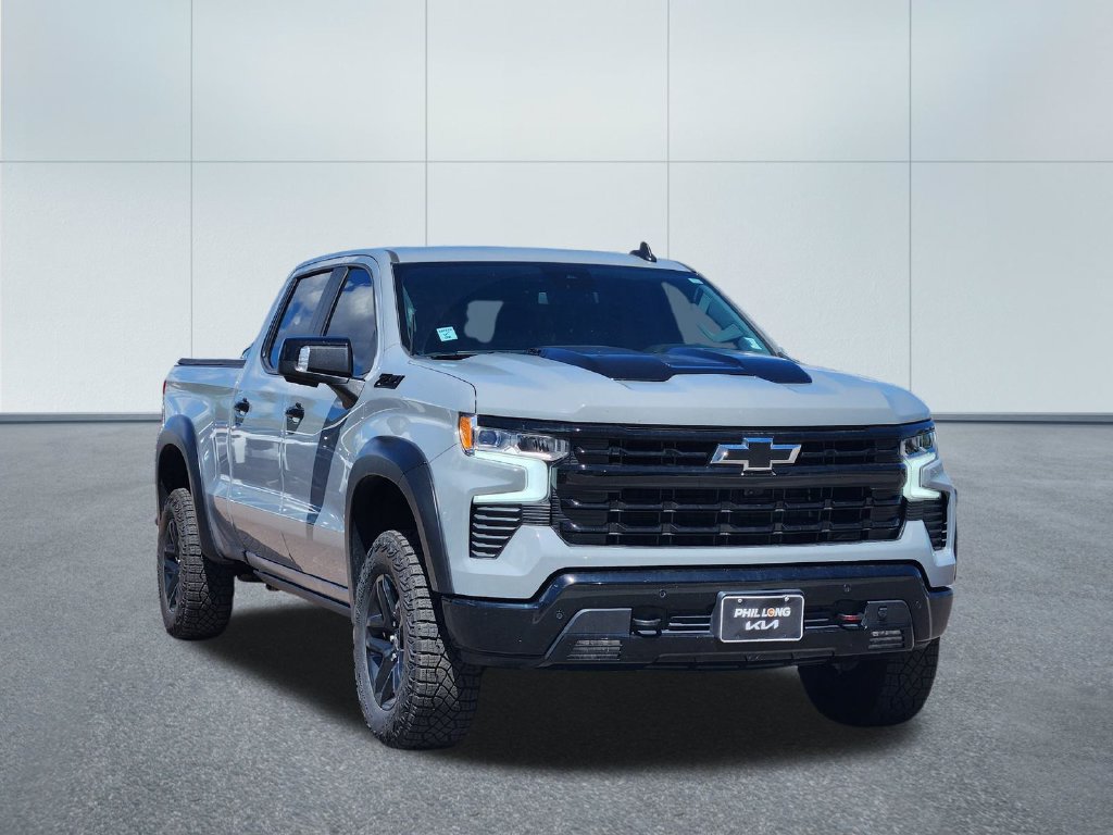 Used 2024 Chevrolet Silverado 1500 LT Trail Boss w/ Convenience Package II AWD/4WD image 3
