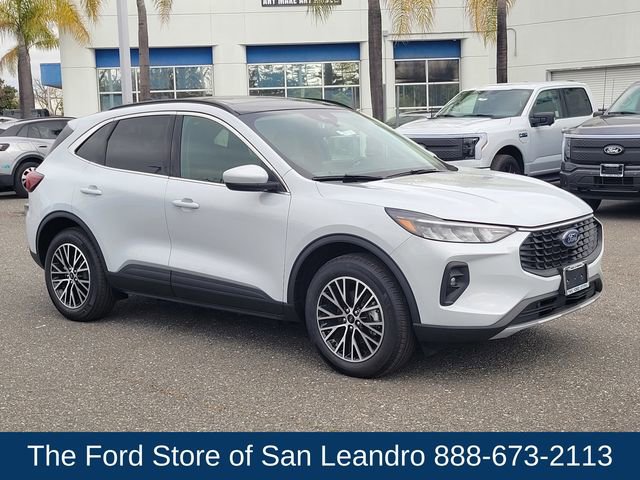 New 2025 Ford Escape SE w/ Class II Trailer Tow Package image 10