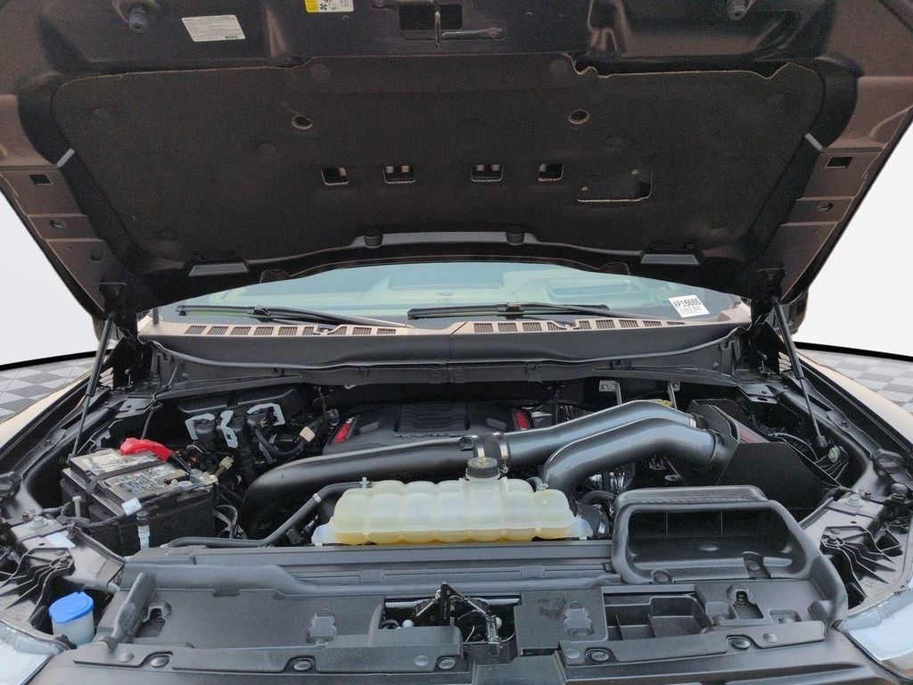 Used 2025 Ford F150 Raptor AWD/4WD image 33