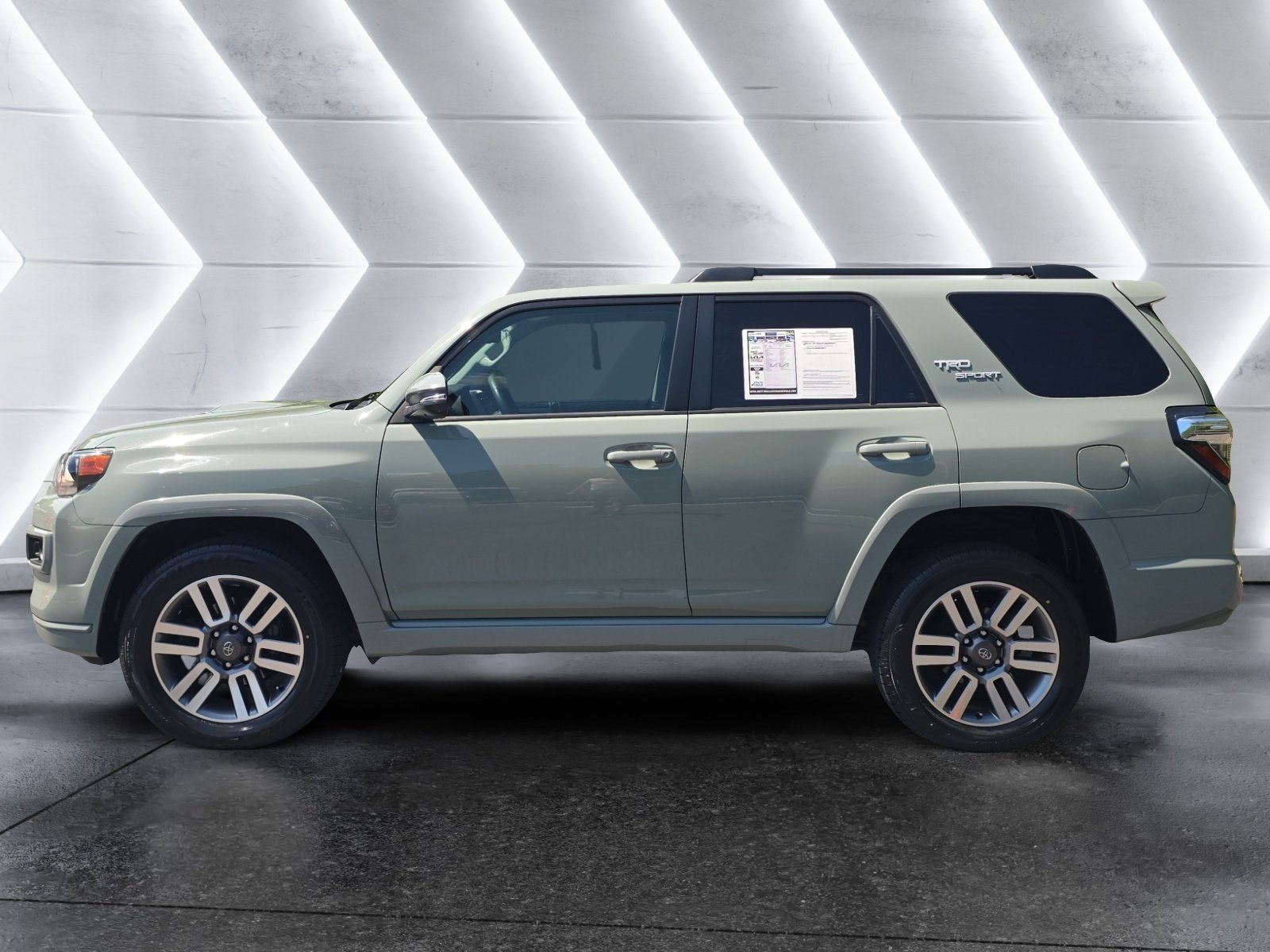 Used 2022 Toyota 4Runner TRD Sport w/ Technology Package AWD/4WD image 2