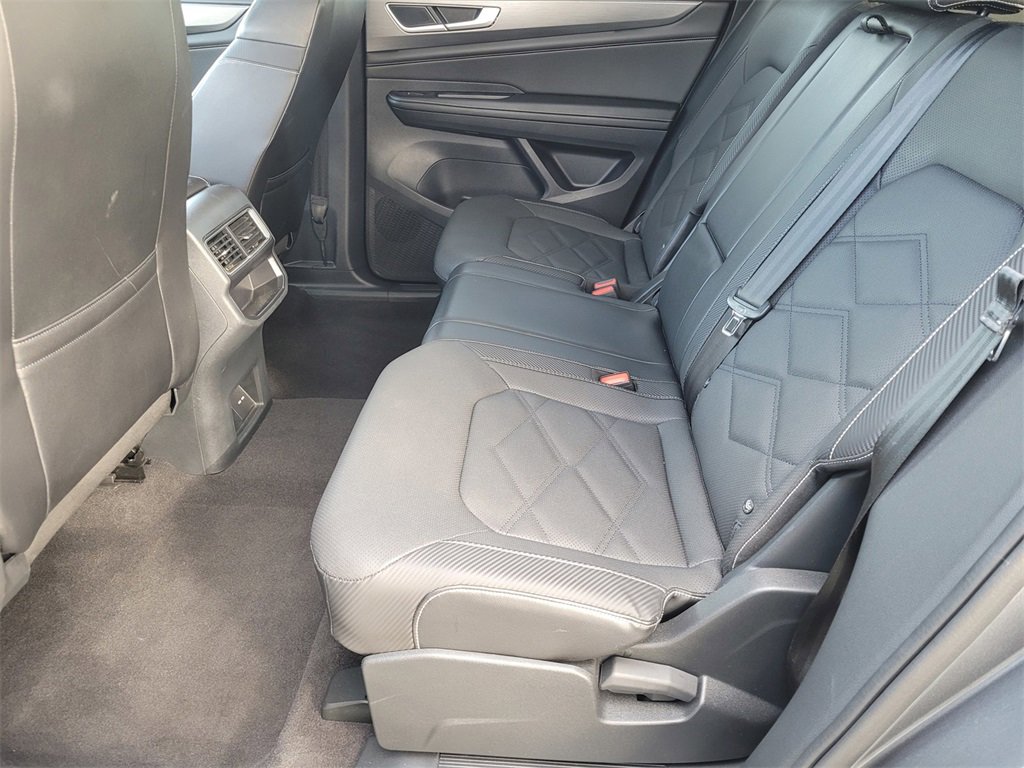 Used 2024 Volkswagen Atlas Cross Sport SE image 10