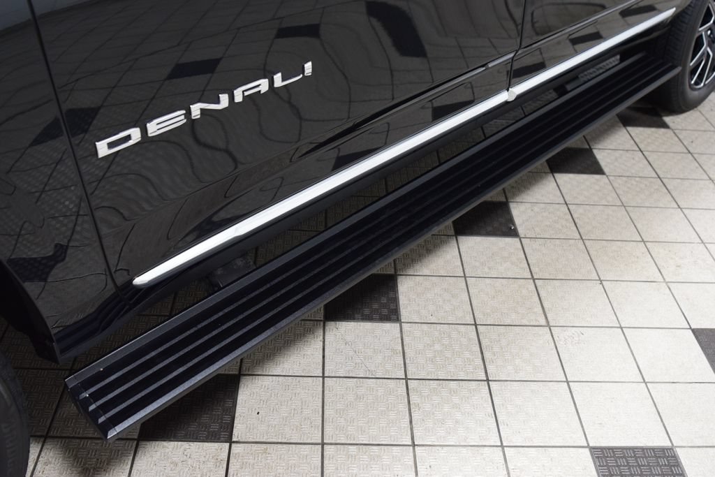 Used 2024 GMC Yukon XL Denali AWD/4WD image 31