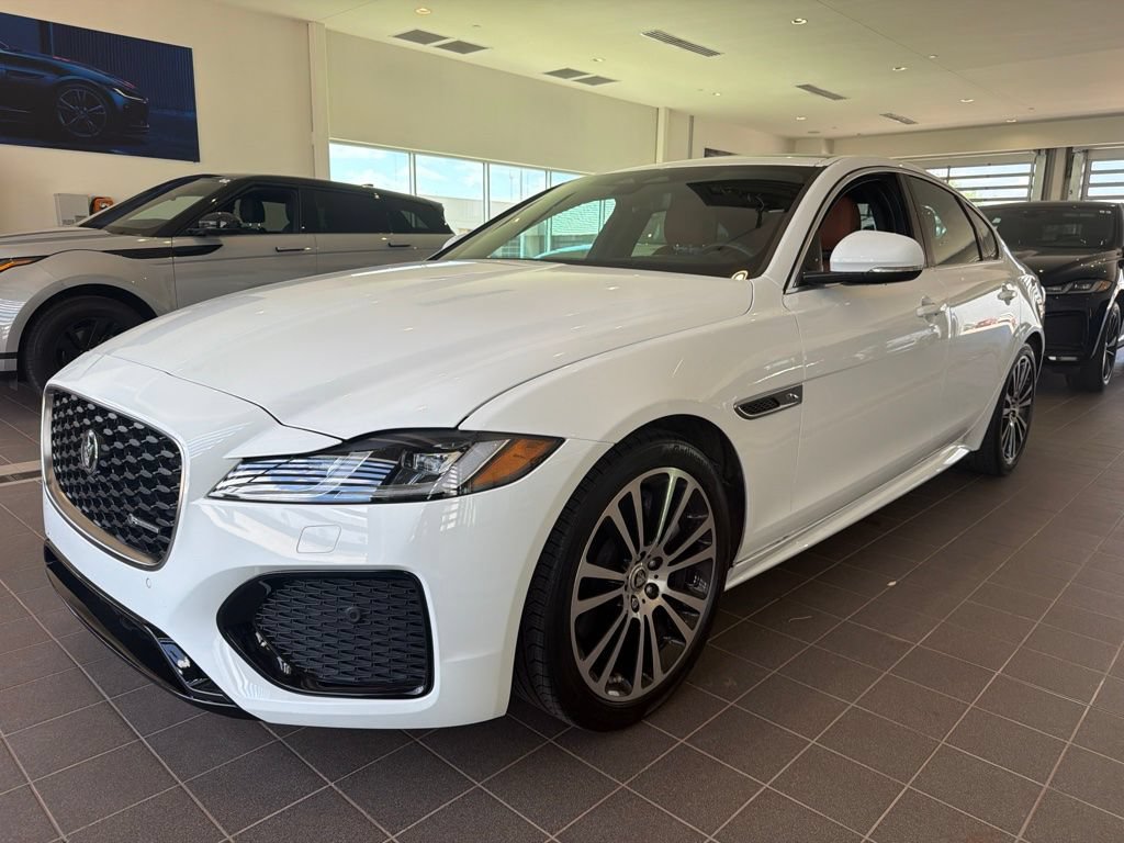 Used 2024 Jaguar XF R-Dynamic SE AWD/4WD image 1