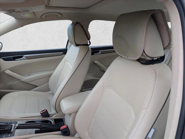 Used 2016 Volkswagen Passat 1.8T SE image 16