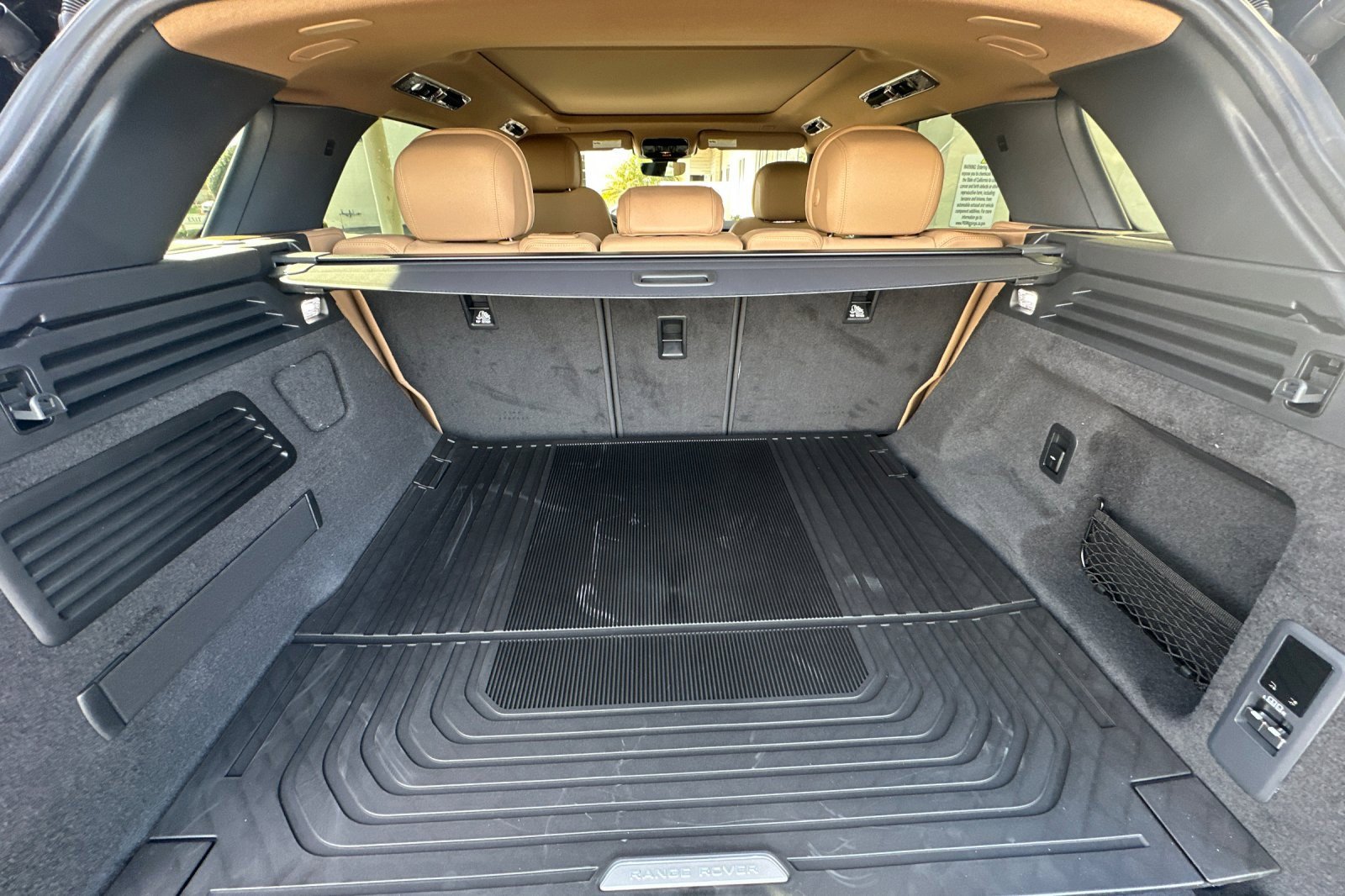 New 2025 Land Rover Range Rover Sport SE image 14