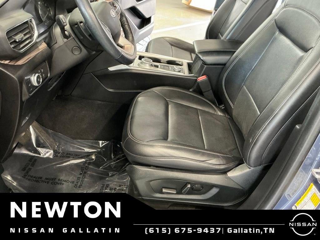 Used 2021 Ford Explorer Limited w/ Equipment Group 301A AWD/4WD image 19