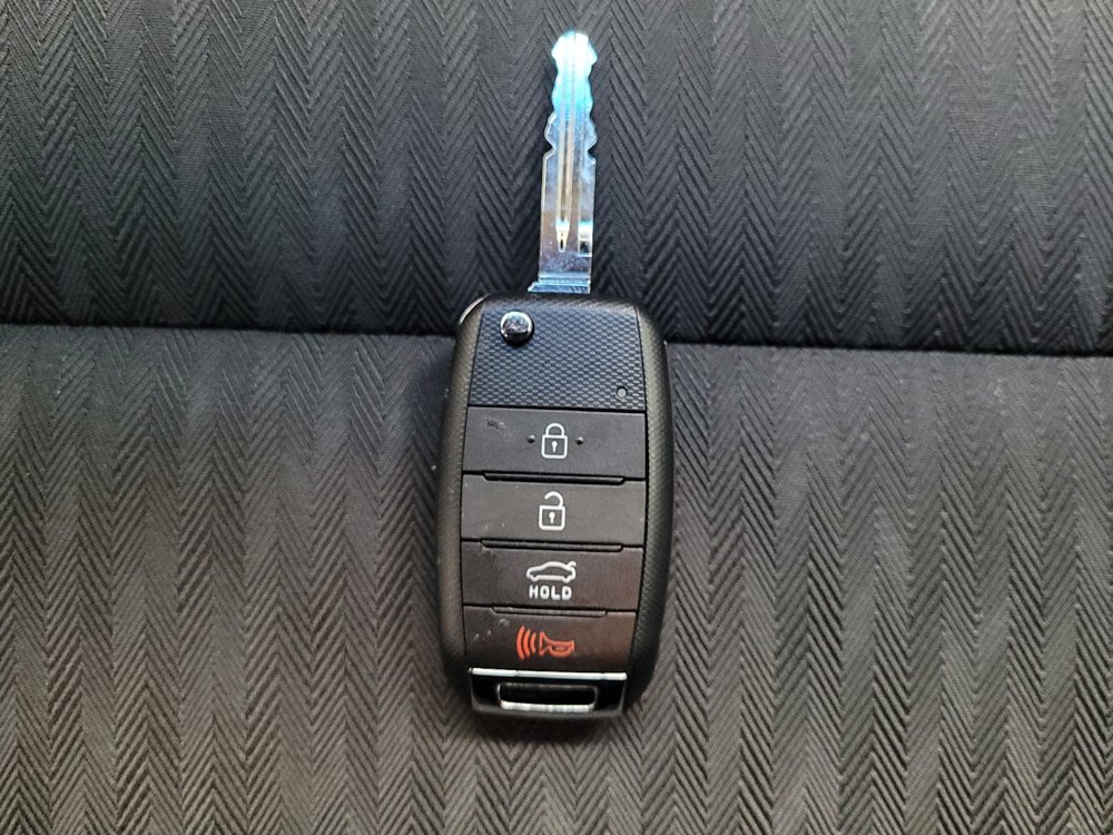 Used 2016 Kia Forte LX image 32