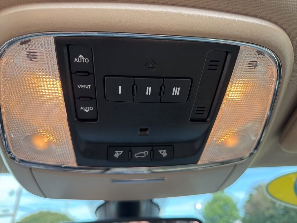 Used 2020 Jeep Grand Cherokee Limited AWD/4WD image 10