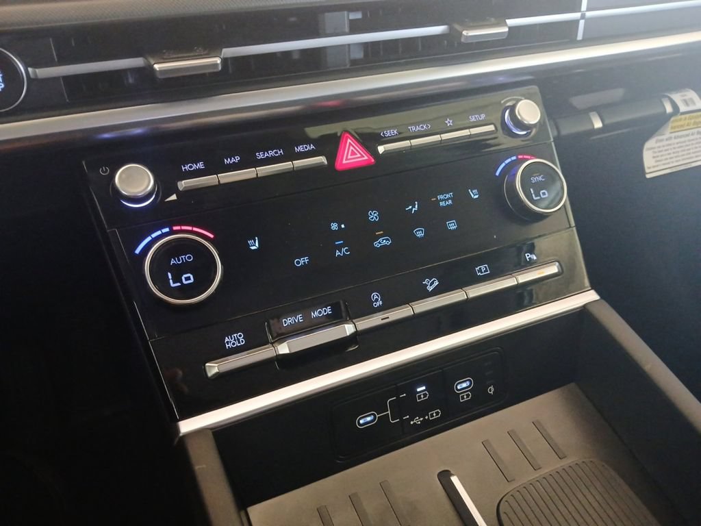 Certified 2025 Hyundai Santa Fe SEL FWD image 25