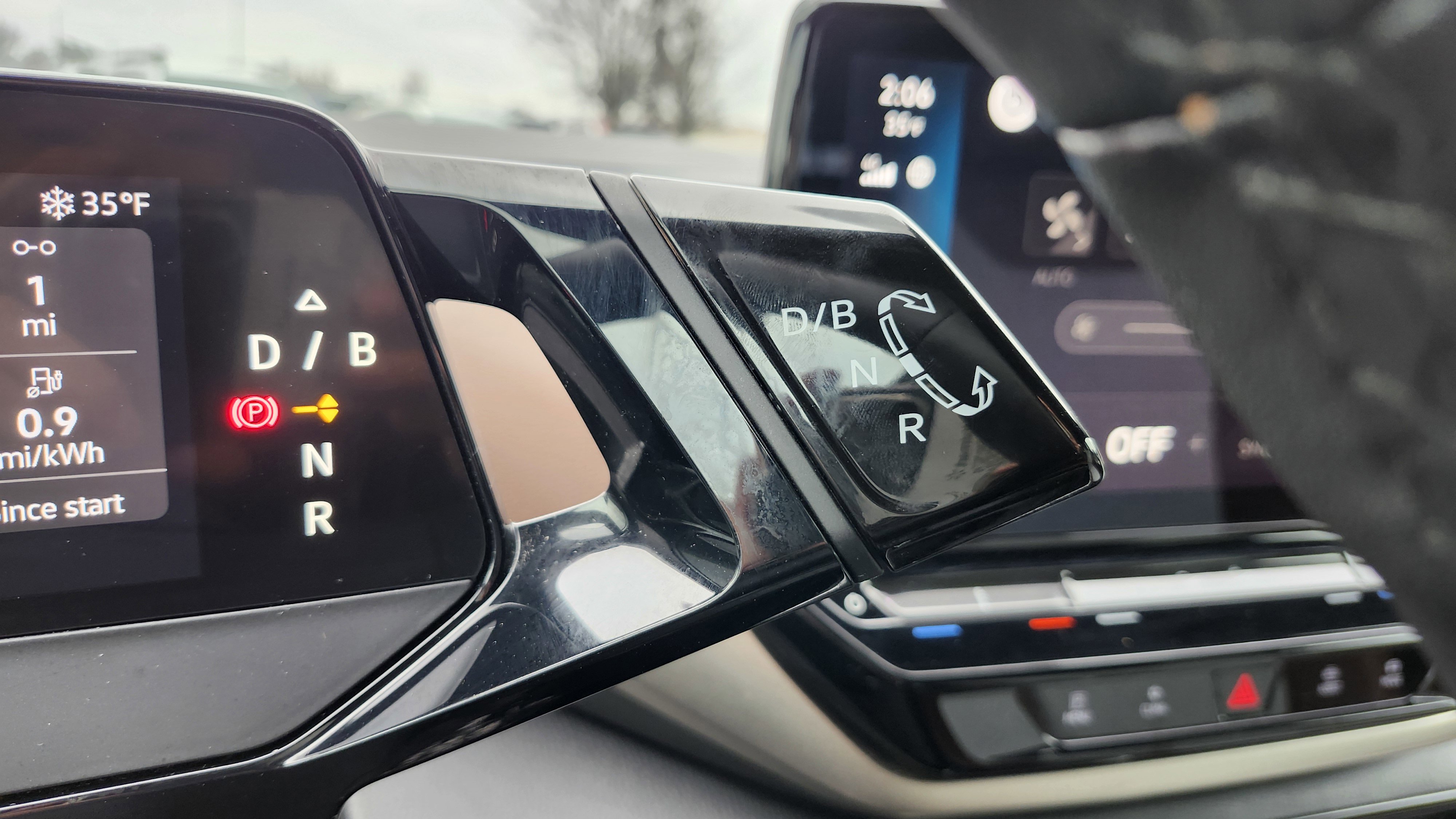 Used 2023 Volkswagen ID.4 Pro image 9