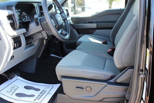Used 2023 Ford F250 XLT w/ Camper Package image 7