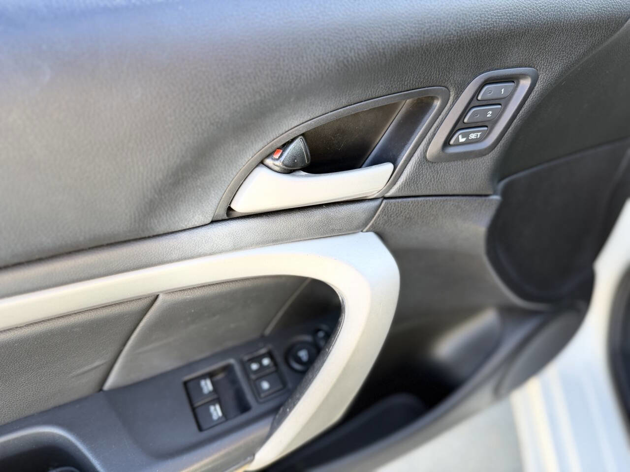 Used 2011 Honda Accord EX-L image 10