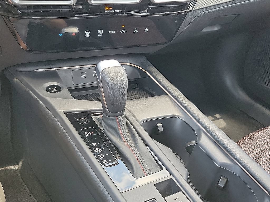 Used 2026 Nissan Sentra SR w/ Floor Mat Package FWD image 17