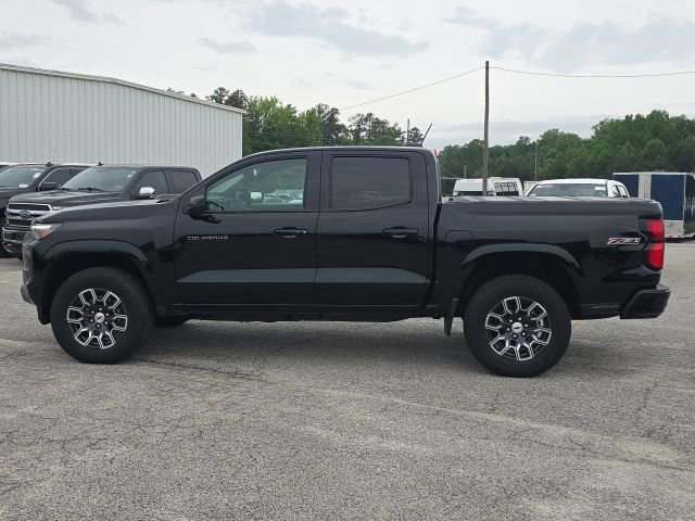 Used 2025 Chevrolet Colorado Z71 AWD/4WD image 2
