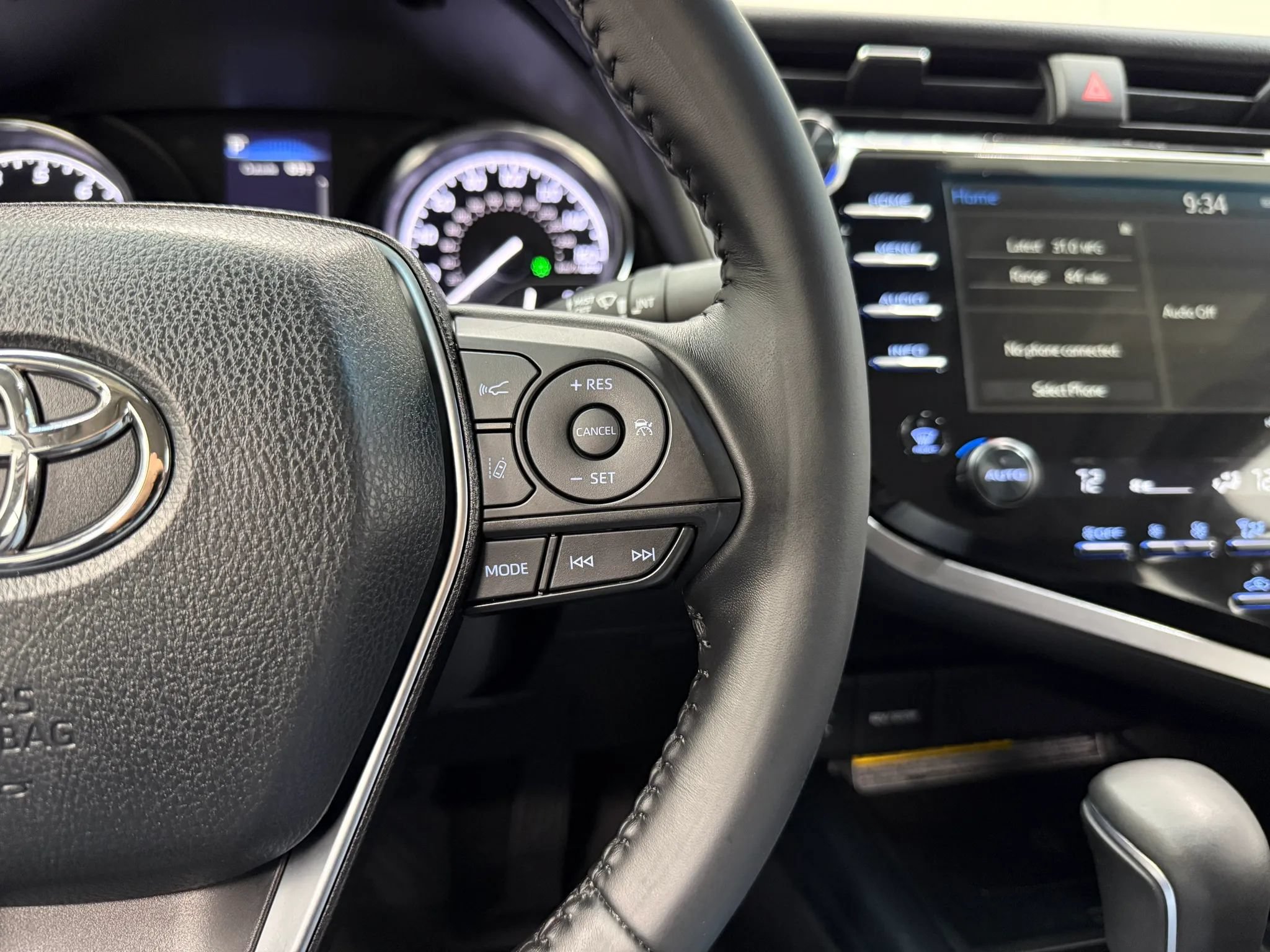 Used 2018 Toyota Camry SE w/ Audio Package FWD image 28