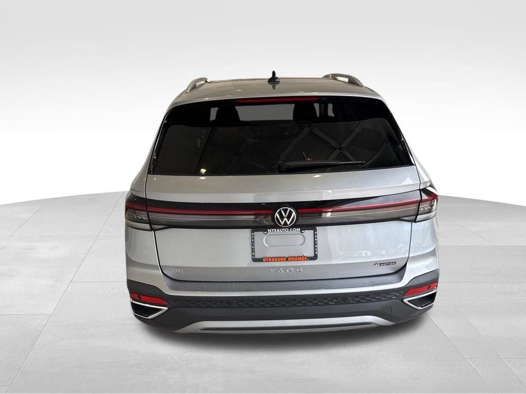 New 2025 Volkswagen Taos SE image 4