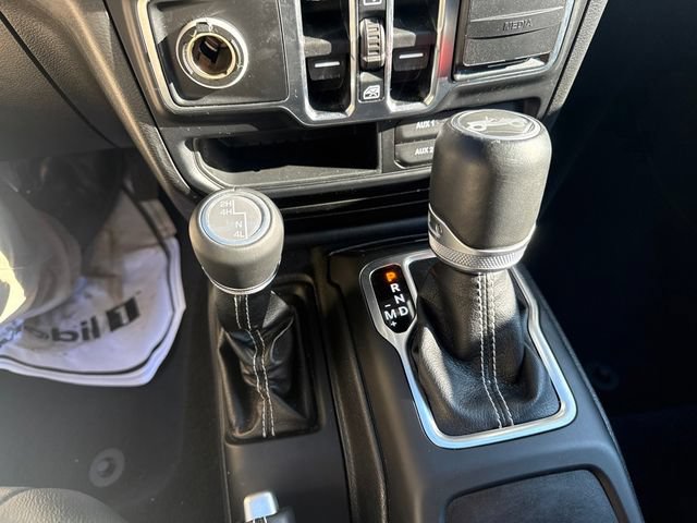 Used 2019 Jeep Wrangler Unlimited Sahara AWD/4WD image 31