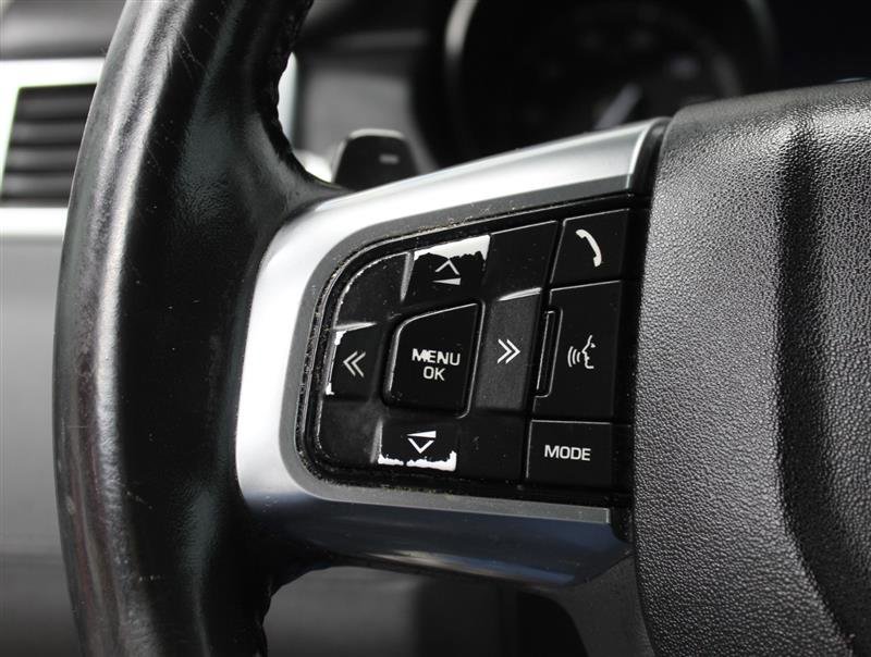 Used 2018 Land Rover Discovery Sport SE image 11