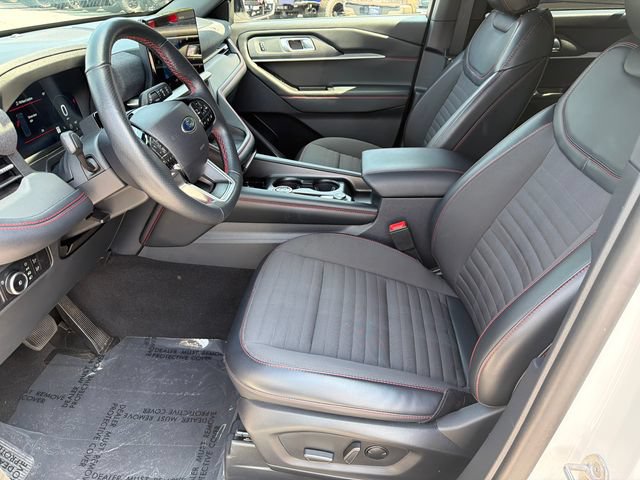 Used 2025 Ford Explorer ST-Line AWD/4WD image 11