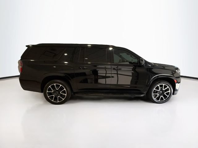 Certified 2022 Chevrolet Suburban RST w/ Luxury Package AWD/4WD image 8