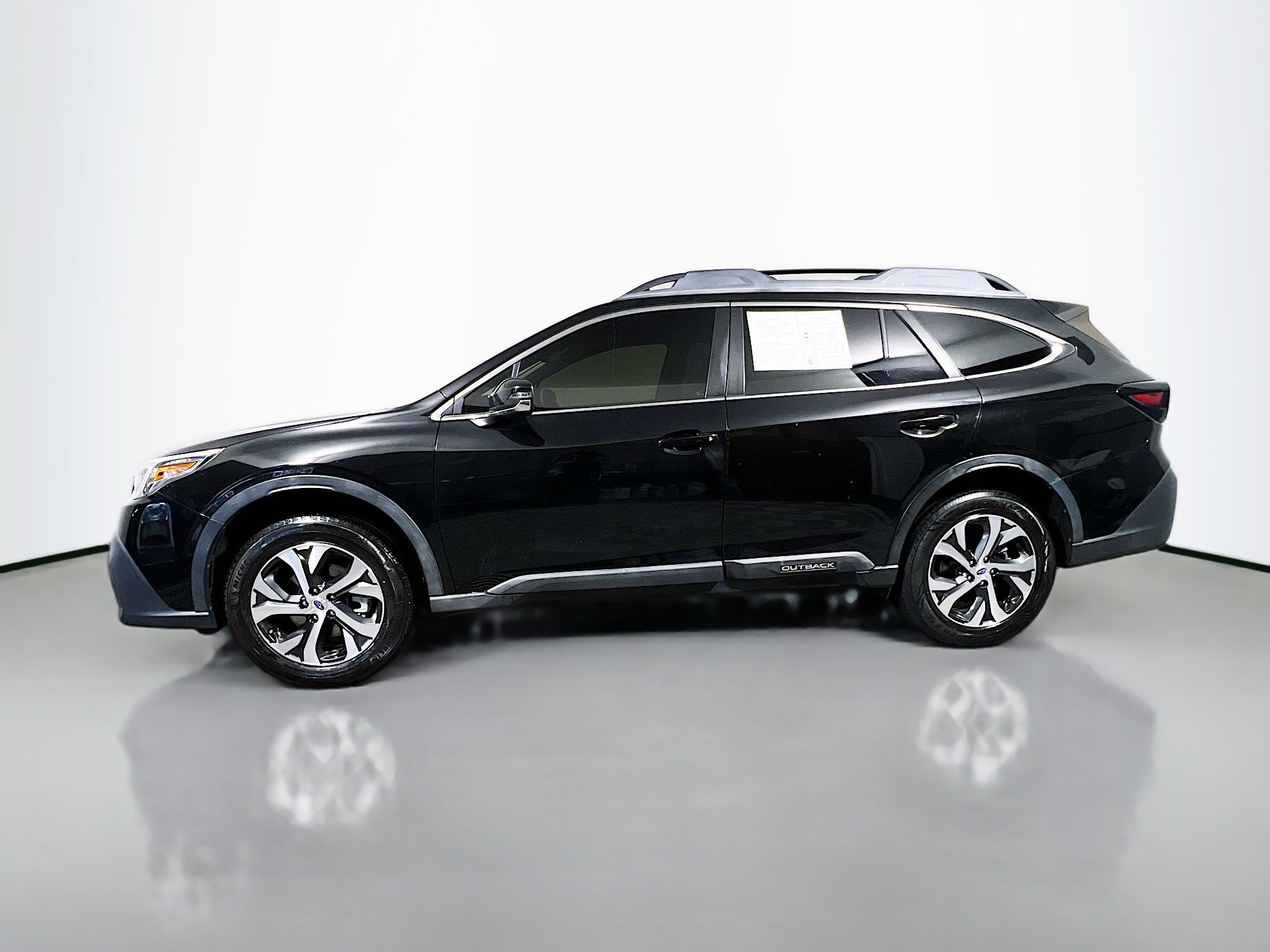 Used 2021 Subaru Outback Limited image 9