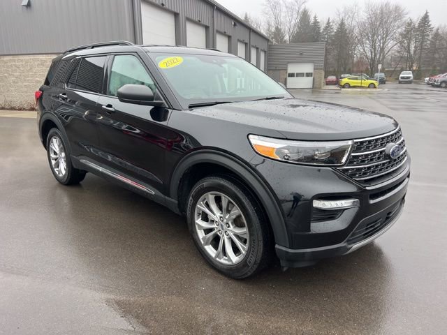 Used 2022 Ford Explorer XLT w/ Equipment Group 202A image 3